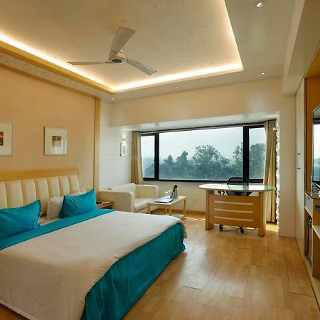 Shivoy Hotel Gorakhpur Dış mekan fotoğraf