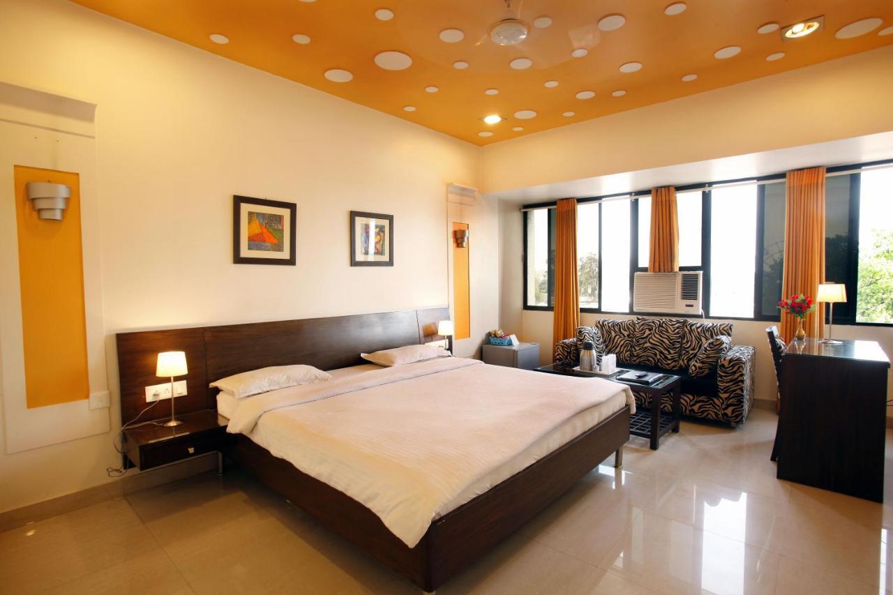 Shivoy Hotel Gorakhpur Dış mekan fotoğraf