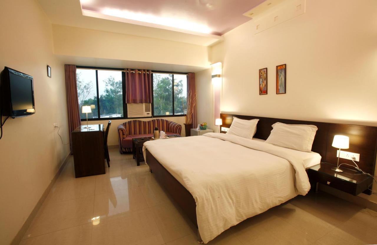 Shivoy Hotel Gorakhpur Dış mekan fotoğraf