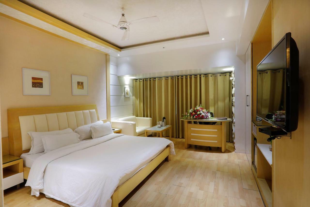Shivoy Hotel Gorakhpur Dış mekan fotoğraf