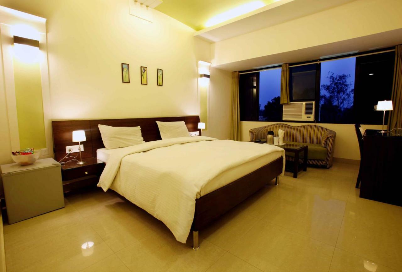 Shivoy Hotel Gorakhpur Dış mekan fotoğraf